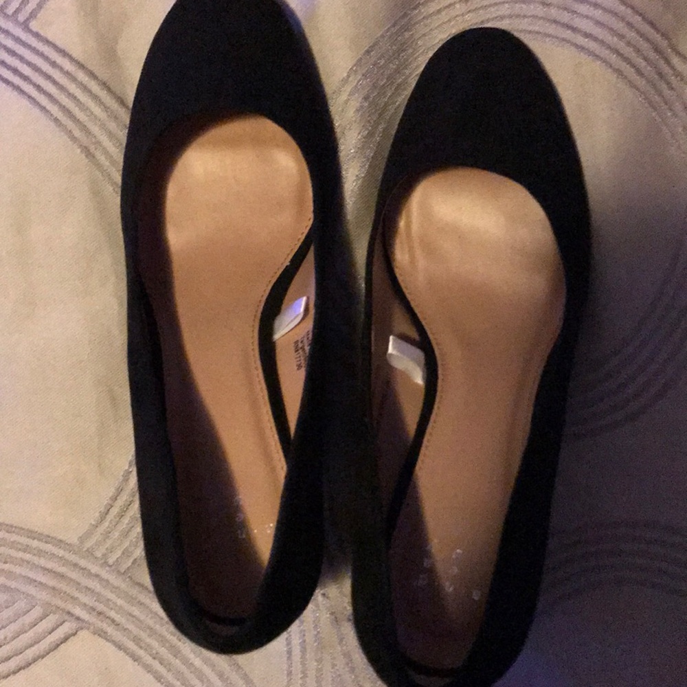 Black wedge faux suede shoes